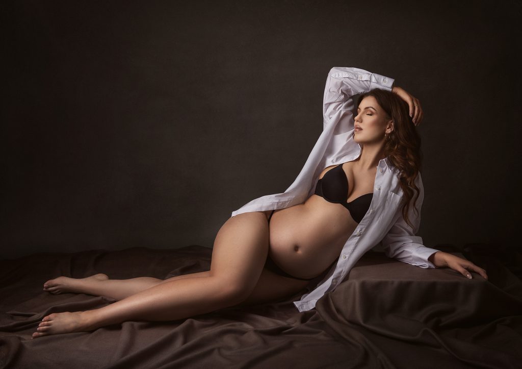 Pregnancy_Photoshoot_Studio_Photography_Photo-Packages-Sutton_Surrey