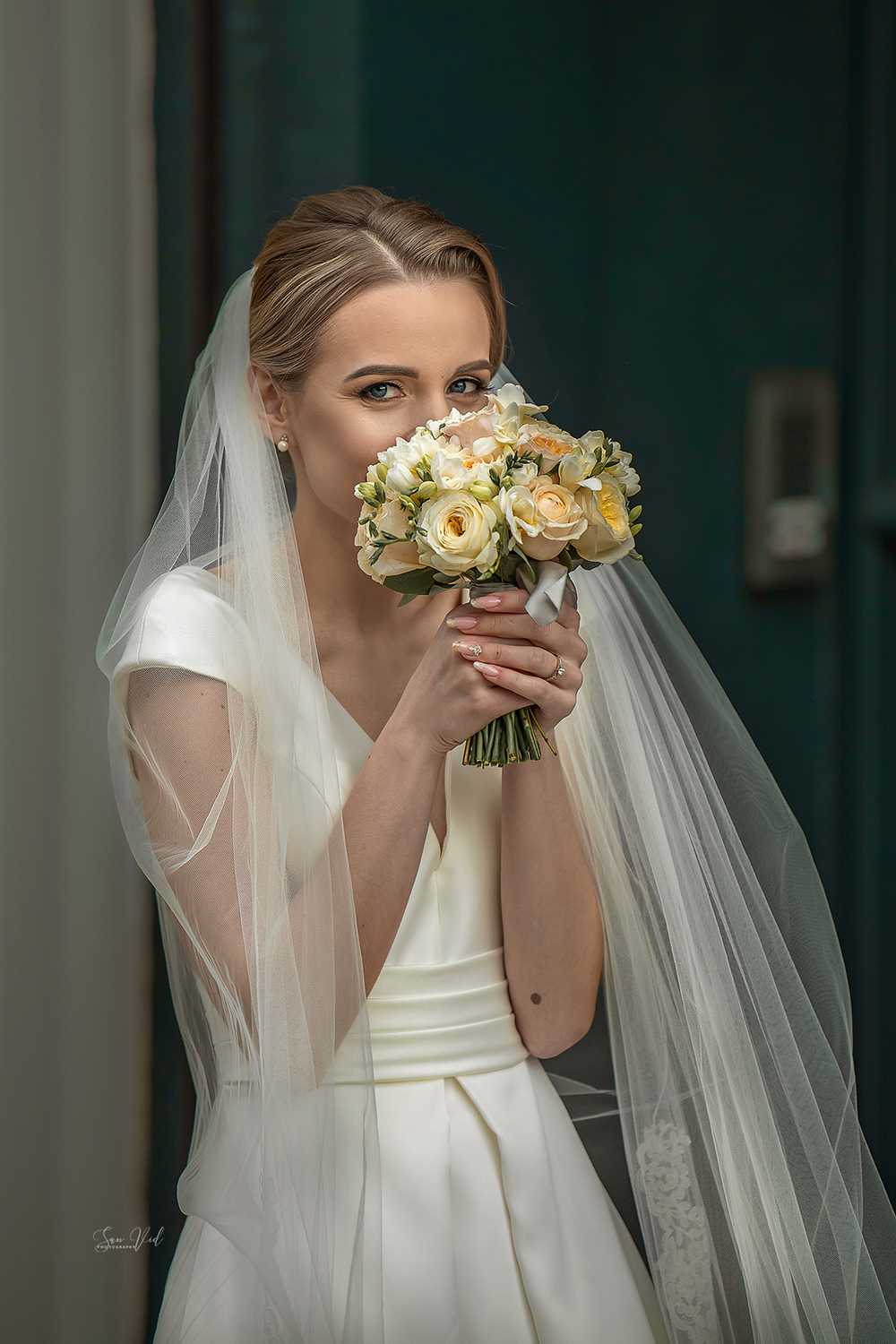 Creative Wedding Bride Flowers Photography Windsor UK