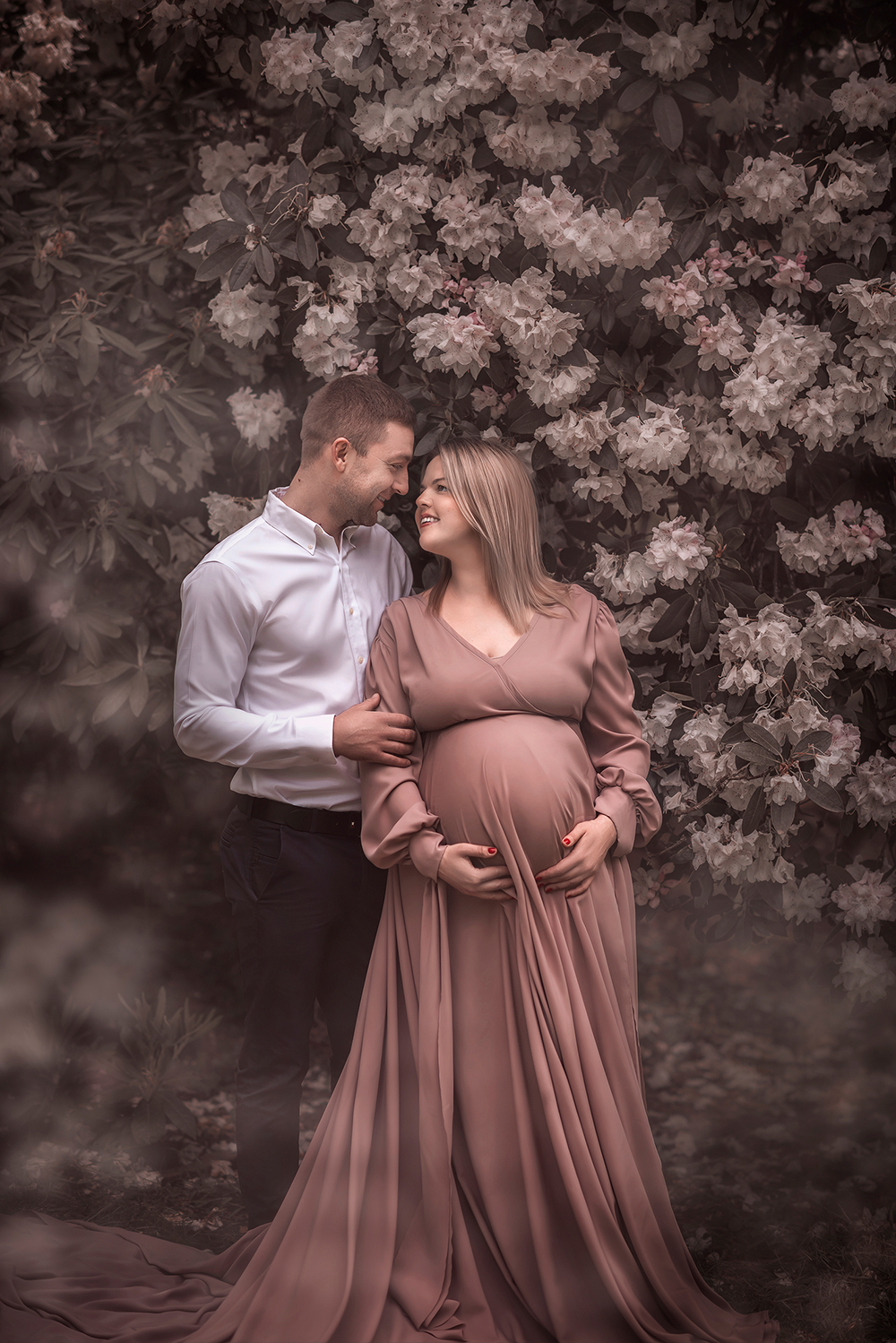 Creative Maternity Photography Couple Blooming Cannizaro Park London