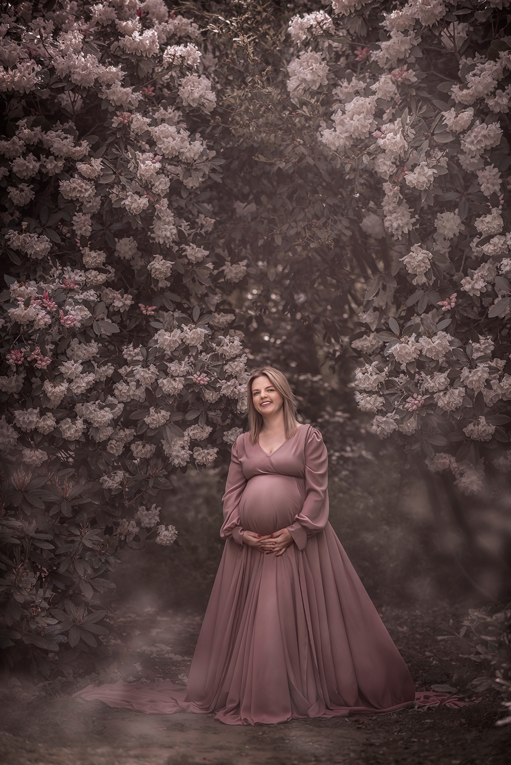 Creative Maternity Photography Blooming Cannizaro Park London