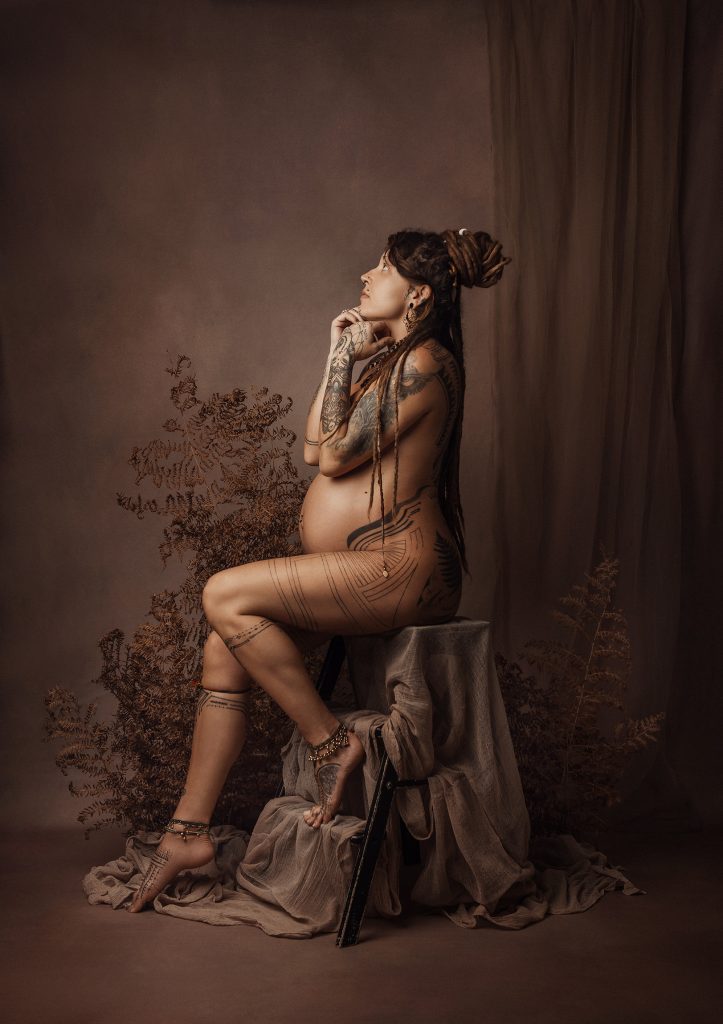 Maternity-Pregnancy-Photo-Photoshoot-Studio-Session-Sutton-Surrey-London-SanVidPhotography2025