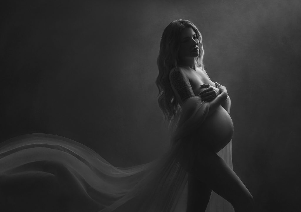 Dark-Mood-Maternity-Studio-Portrait-Sutton-Surrey-London-Photographer