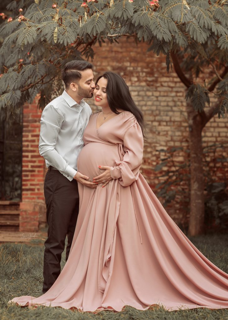 Outdoor-Park-South-London-Maternity-Couple-Pregnancy-Photoshoot