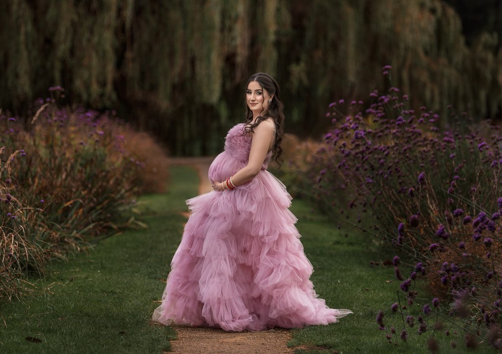 Garden-Outdoors-Maternity-Photoshoot-Sutton-Surrey-London