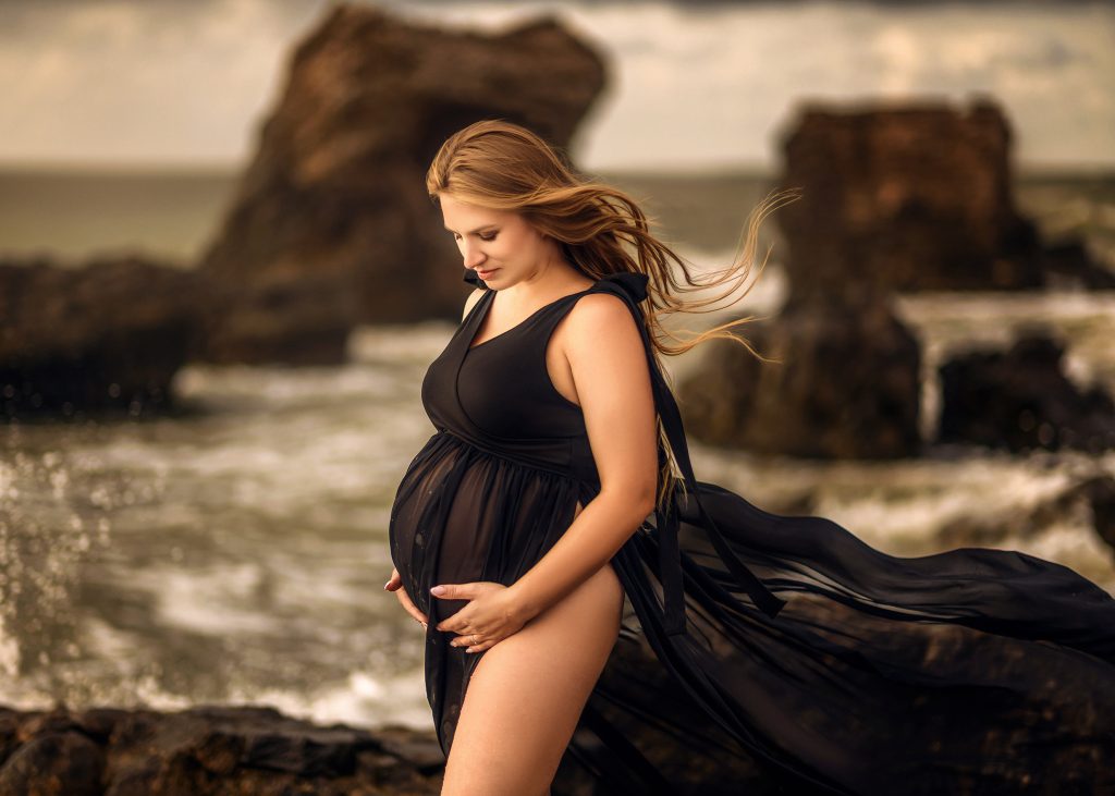 Outdoor-Professional-Maternity-Photoshoot-Creative-Sutoon-London-Surrey-Photographer