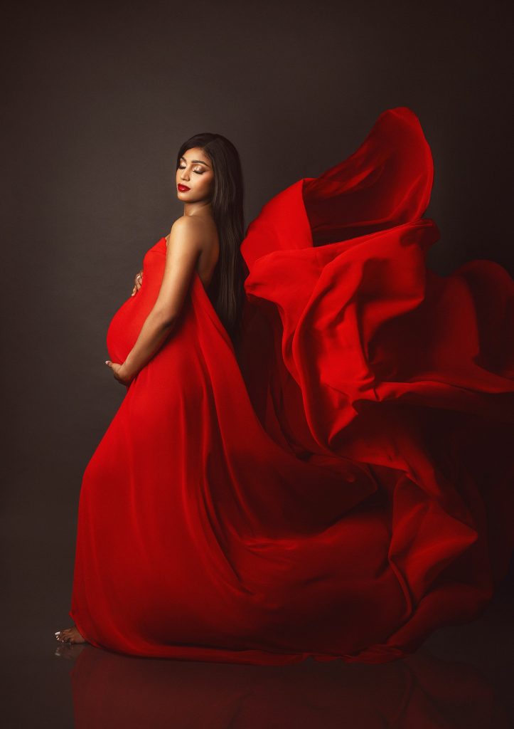 Studio-Maternity-Photoshoot-Elegant-Professional-Pregnancy-Phpotography-in-Sutton-Surrey-London-Surrey2025-SanVidPhotography012-1