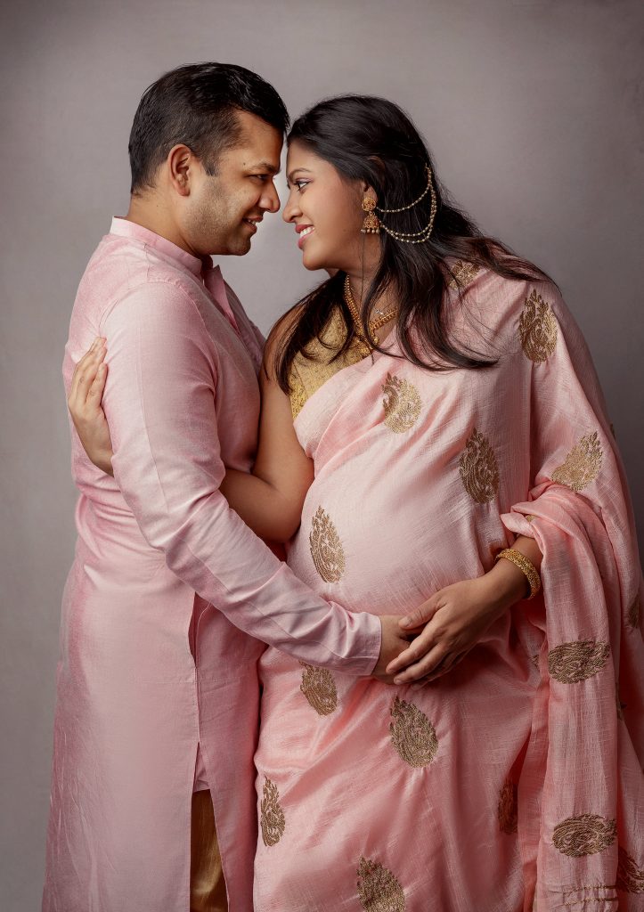 Studio-Maternity-Photoshoot-Elegant-Professional-Pregnancy-Phpotography-in-Sutton-Surrey-London-Surrey2025-SanVidPhotography033 (1)