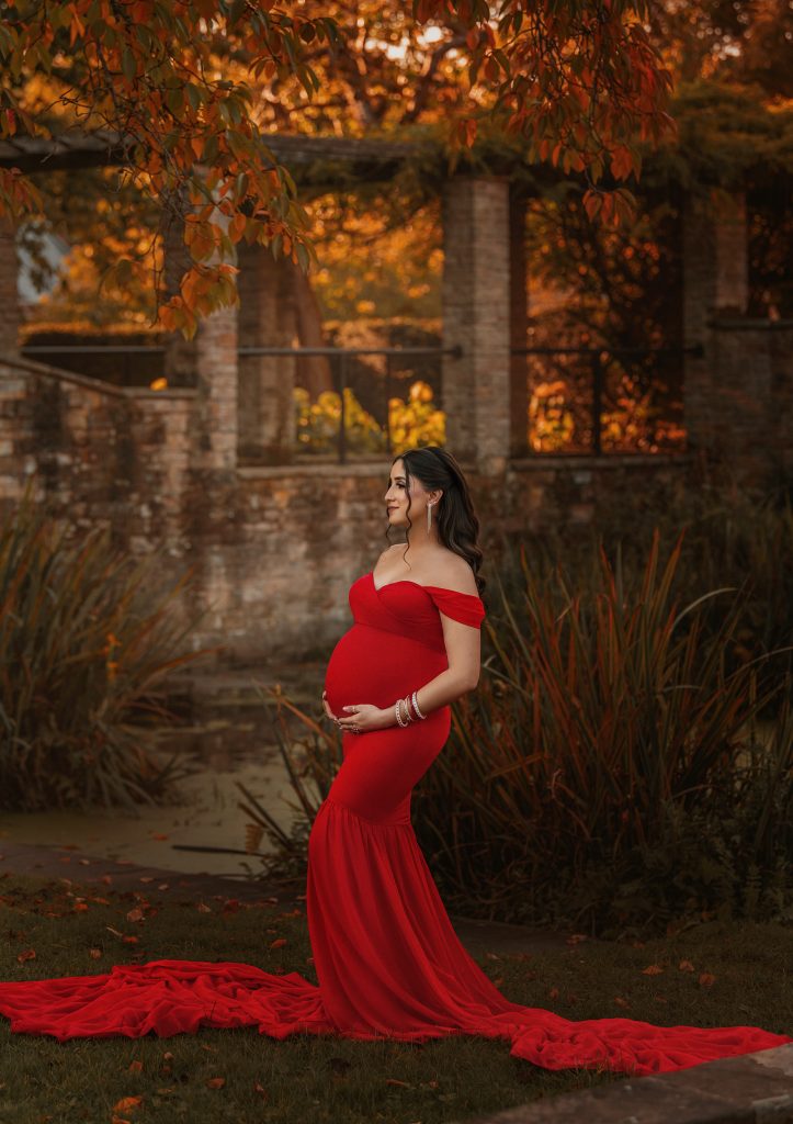 Relaxed- Creative-Pregnancy-Maternity-Photoshoot-Outdoors-Professional-Session-Wallington-Beddington02