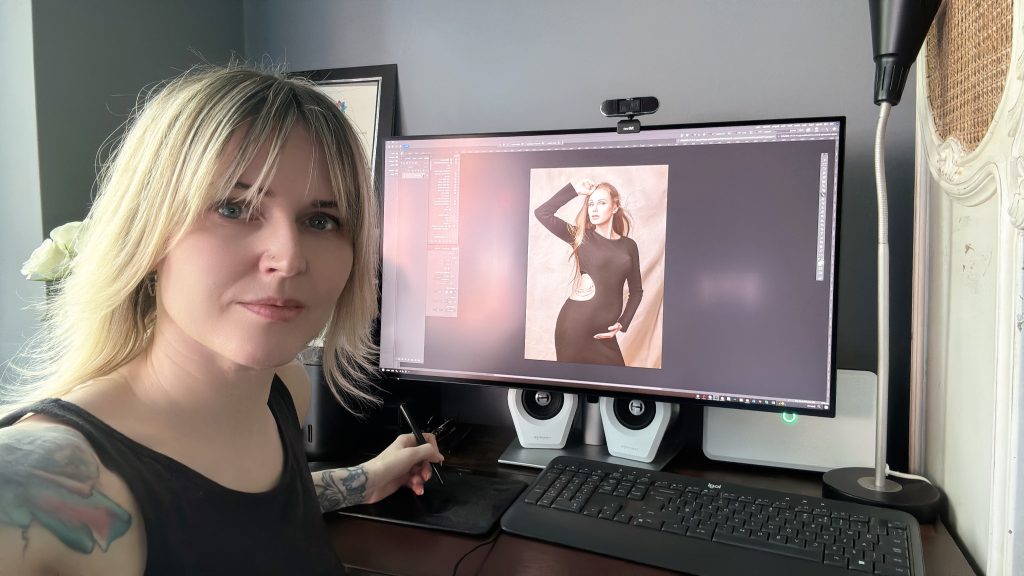 Surrey Maternity photographer editing pregnancy photo self portrait