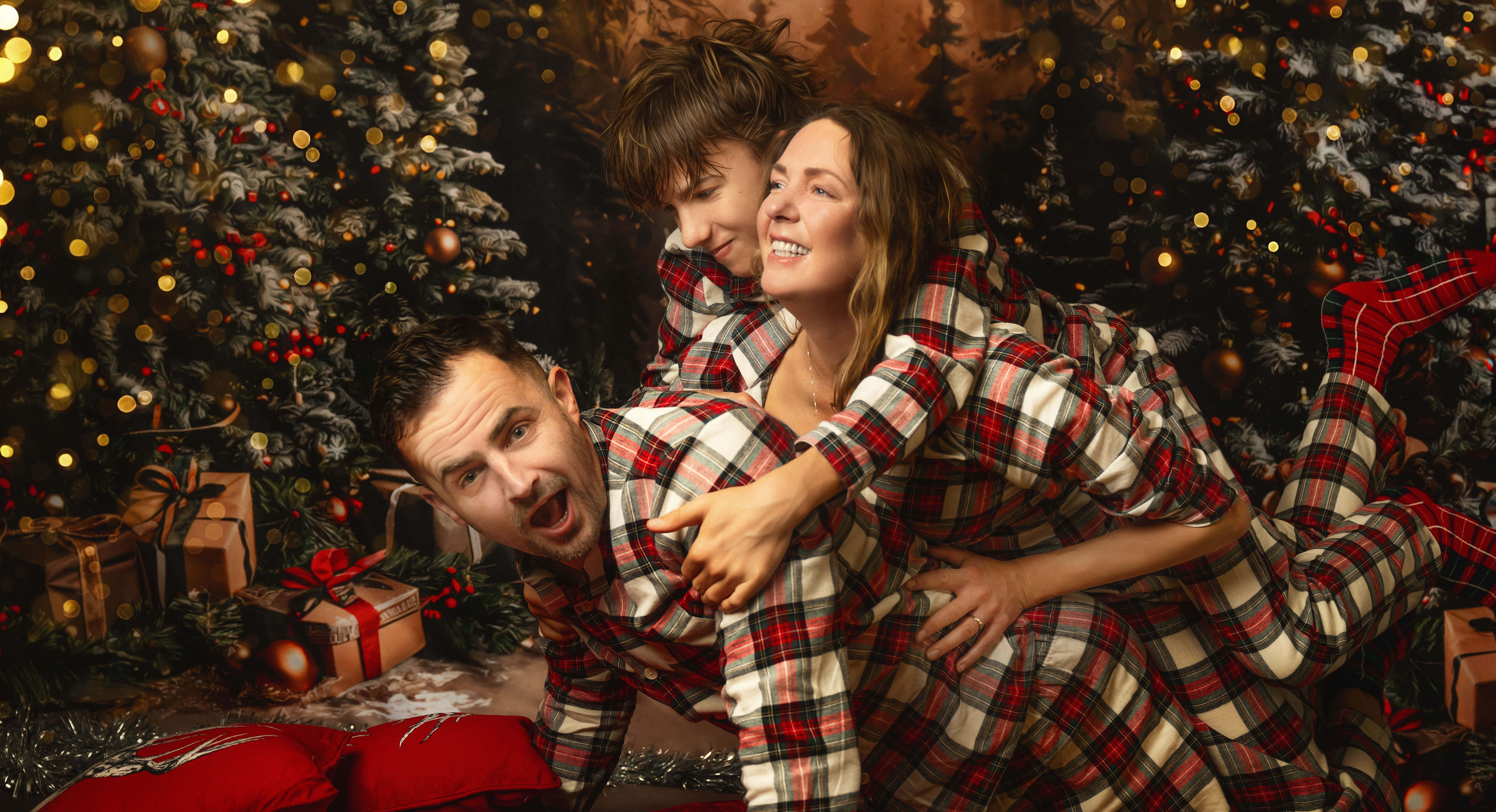 Sutton-Surrey-London-Family-Christmas-Fun-Photoshoot-